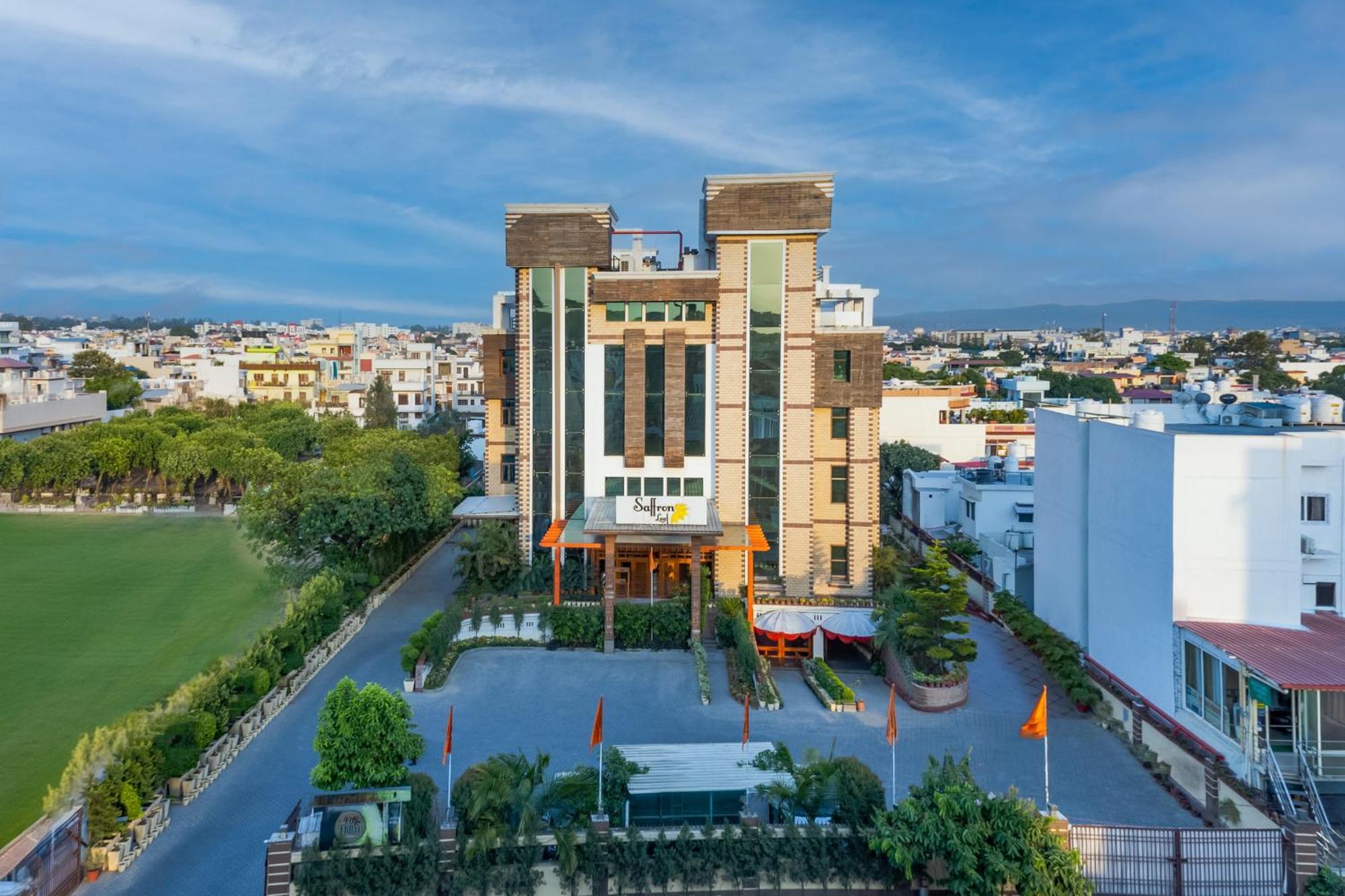 Hotel Saffron Leaf Déhrádún Exteriér fotografie