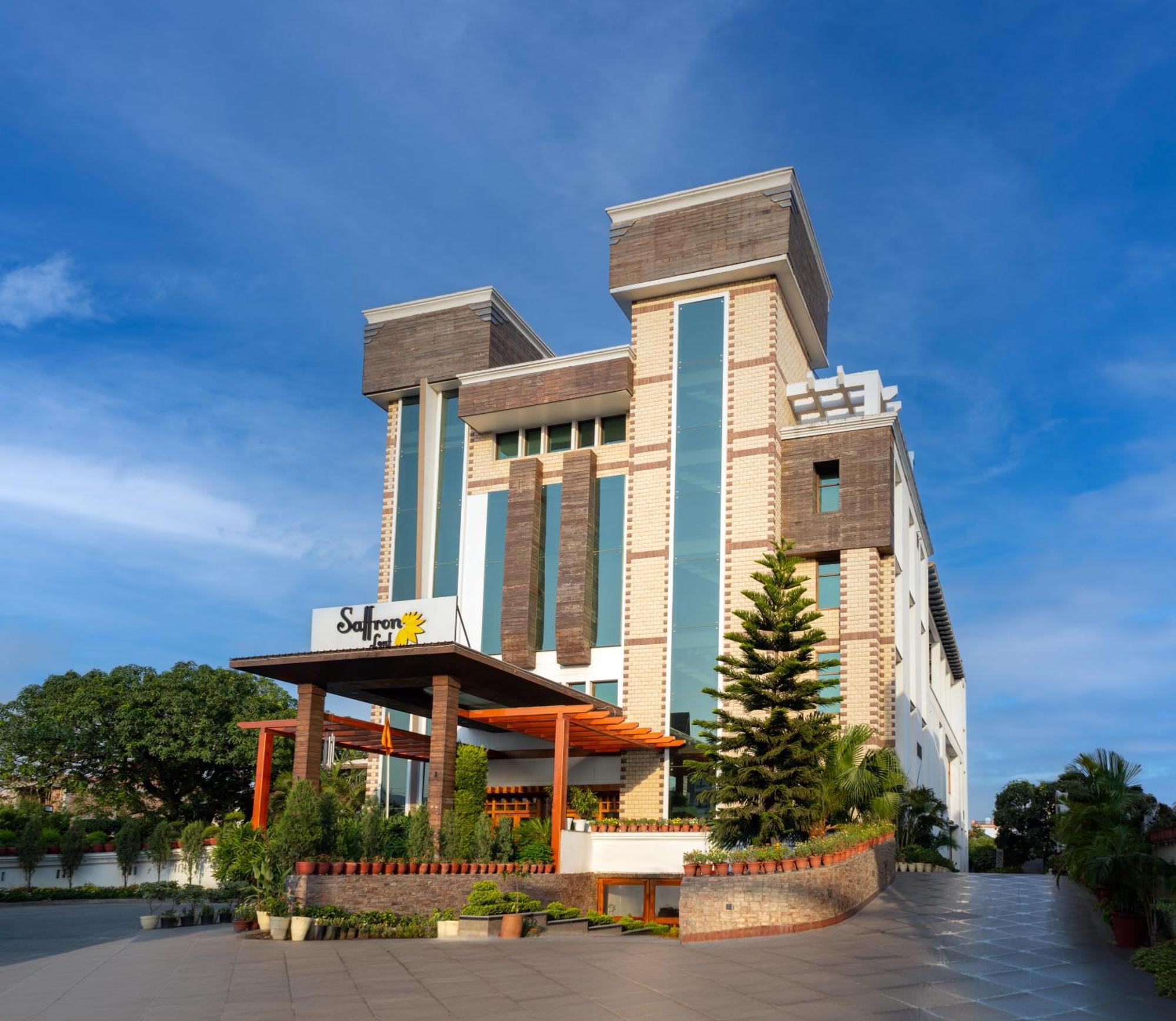Hotel Saffron Leaf Déhrádún Exteriér fotografie